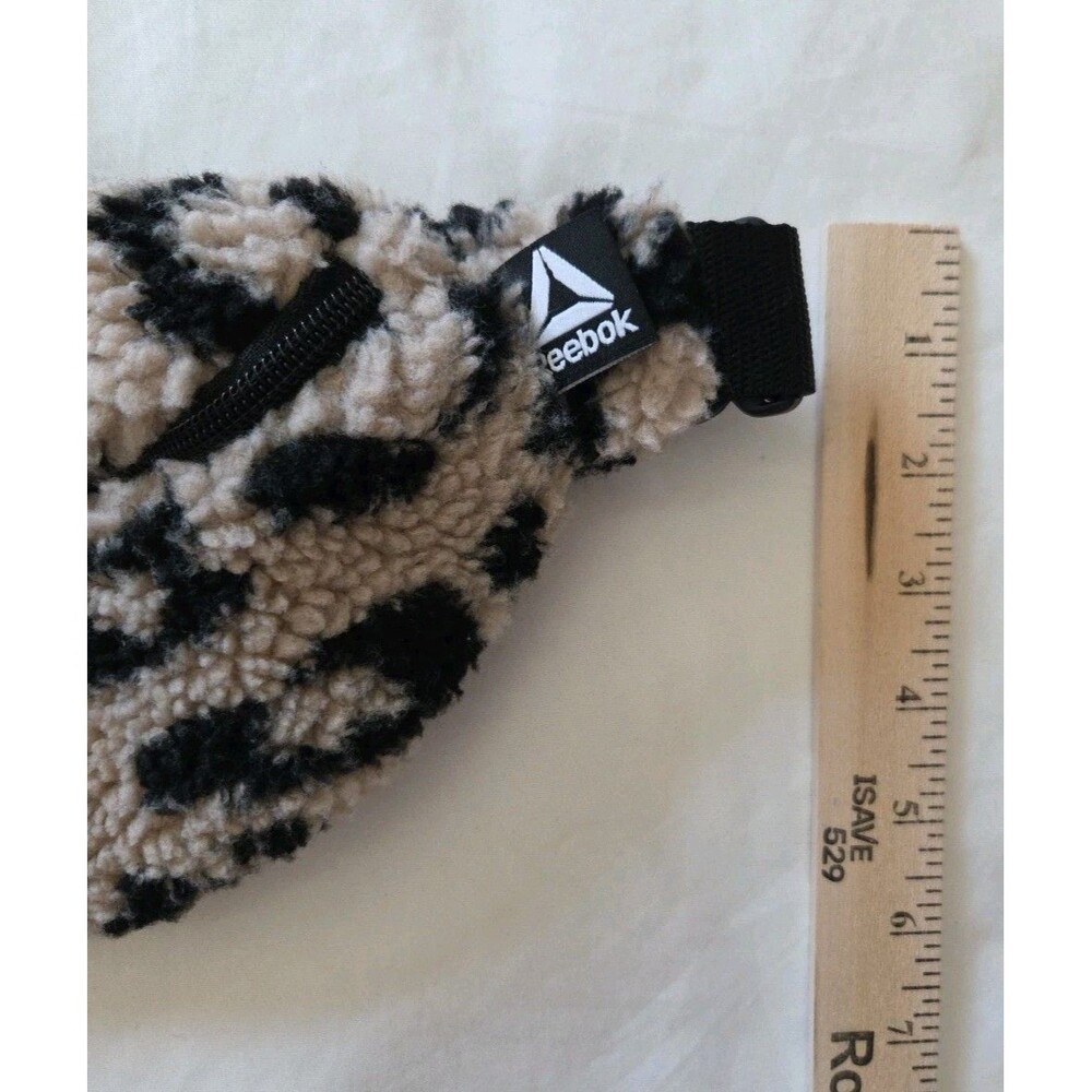 NWT - Reebok Night Fanny pack Adjustable w Pockets Leopard Print - Picture 13 of 13